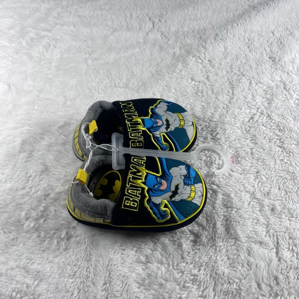 Kids Batman‎ Slippers Boys Girls Size M 7/8 Indoor Cozy Footwear NWT